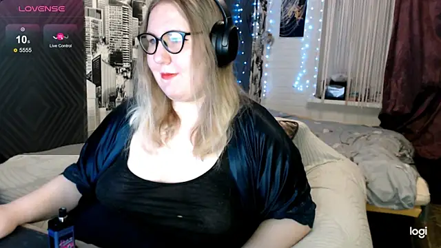 SecretGodnes online show from December 22, 1:58 pm