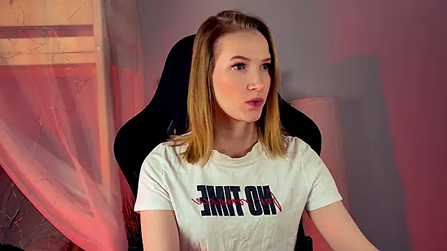 Megan Rodgers online show from February 5, 5:49 pm