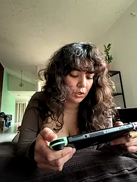 Bbbbreee online show from December 3, 9:50 pm