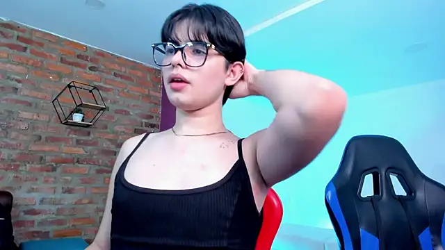 HotThreesoome online show from March 13, 3:24 pm