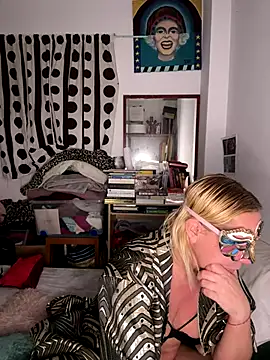  DaLiDa  online show from January 7, 5:16 pm