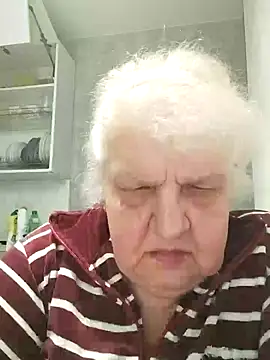 HapinessLovee online show from April 3, 3:10 pm