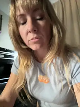 alluringpixie online show from March 22, 1:17 pm