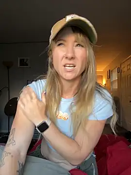 alluringpixie online show from April 11, 12:20 pm