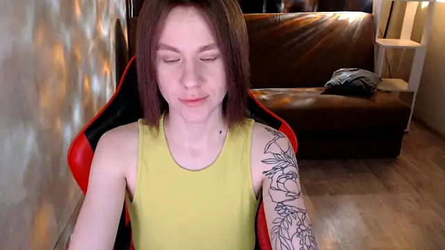 MiaBun1 online show from December 17, 4:16 am