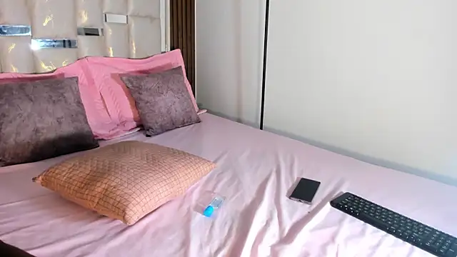 keicha collins online show from December 19, 4:37 am