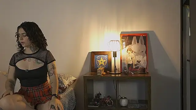 Estefania Velez online show from April 6, 4:46 am