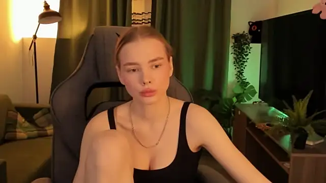 BellaHaadiid online show from January 13, 9:46 am