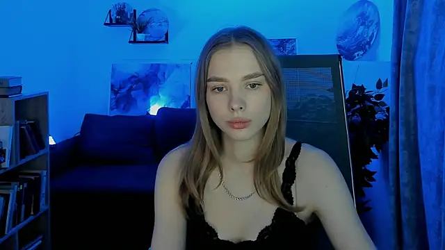 BellaHaadiid online show from January 19, 11:50 am