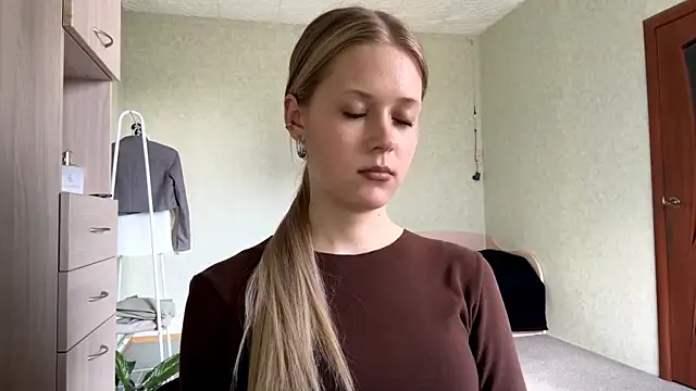 ZaidaSchwarten online show from March 19, 12:09 pm