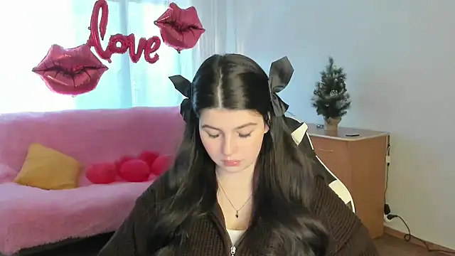 KisaModel online show from February 16, 8:58 am