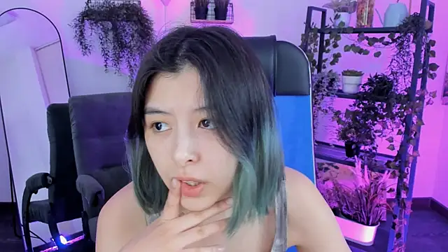 SirenMystiq online show from May 6, 7:29 pm
