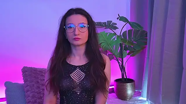 TheaMalekoo online show from March 13, 7:31 am