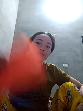 little-effy online show from March 27, 5:35 pm