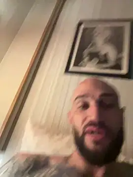 kingNQueen1211 online show from April 24, 5:43 am