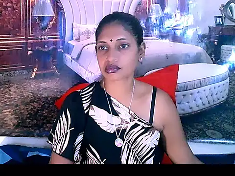 IndianHunnie69 online show from December 19, 6:05 am