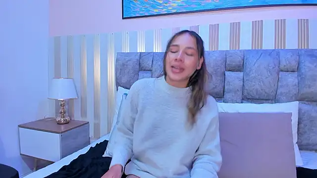 amber  moon  online show from January 13, 12:53 pm