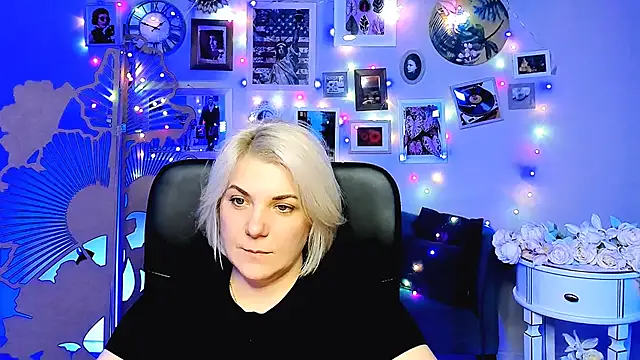 EvaEvals online show from December 17, 8:07 am