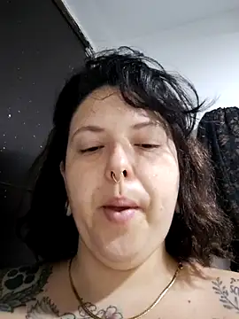 Divine Pouvoir online show from April 19, 11:10 am