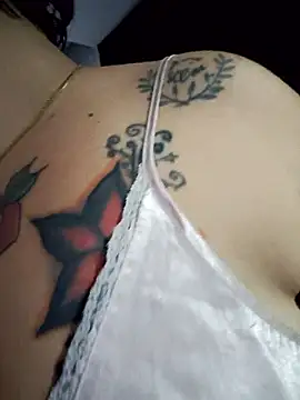 Divine Pouvoir online show from January 11, 11:37 am