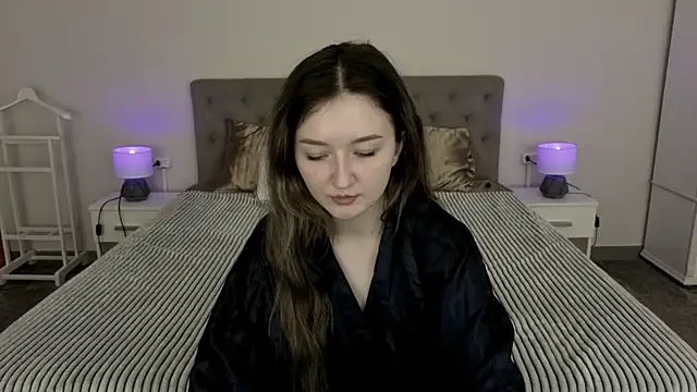 CyrenaLuxe online show from March 30, 7:57 pm