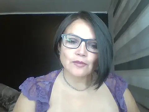 SHAMELESSLY HOT online show from March 29, 4:00 am