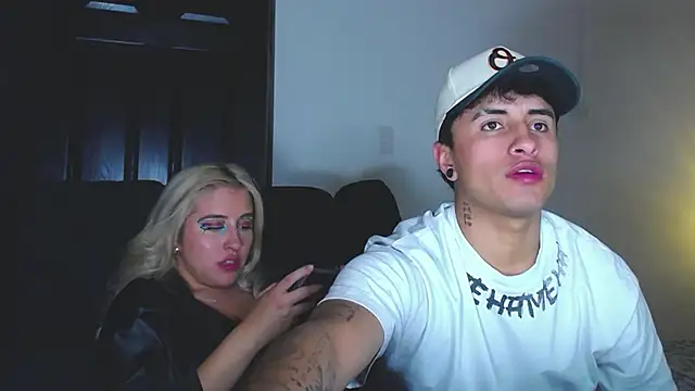 sara and jhon online show from January 17, 3:58 am