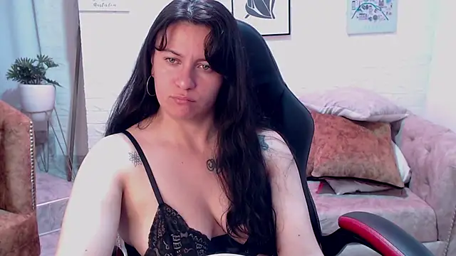 amanda rousee online show from March 2, 5:08 am