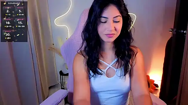 chloebum  online show from February 3, 11:04 am