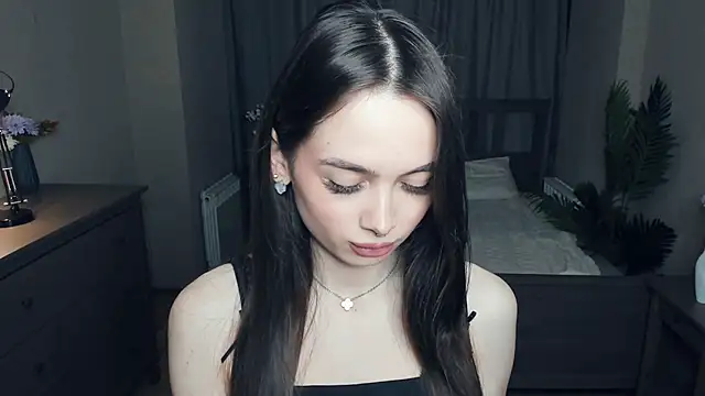 YvonneRobes online show from February 26, 7:24 pm