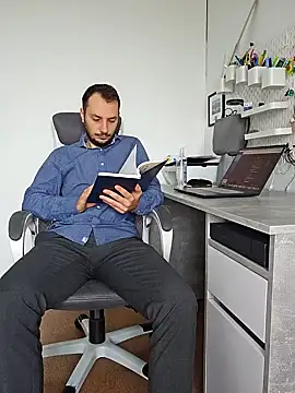 Lovebackground online show from October 16, 8:50 am