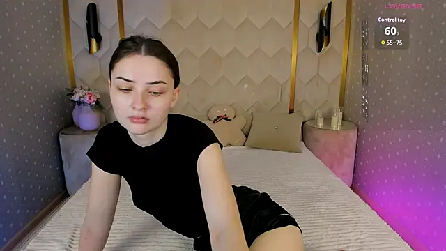 LissieVibes online show from February 25, 1:42 pm