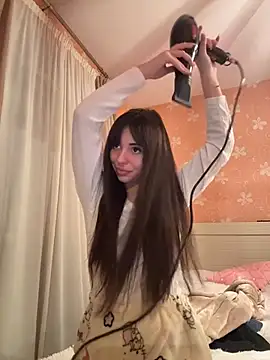 SilkyMira online show from February 28, 8:30 pm