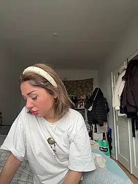 SilkyMira online show from January 16, 9:27 am