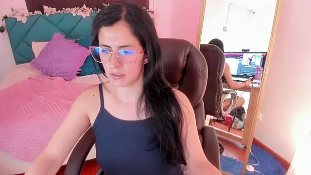 Isa Emm online show from February 6, 7:06 pm