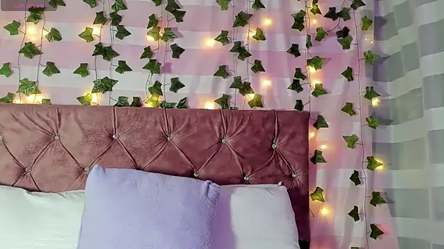 Ayla-marttinez online show from March 31, 1:38 am