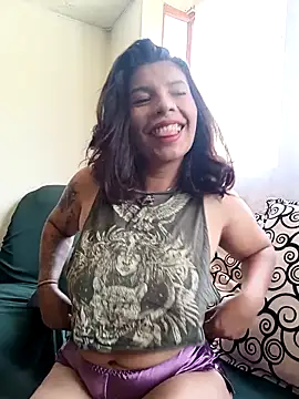 maggiass online show from March 10, 2:43 pm