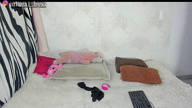  imdorothy online show from February 3, 9:07 pm