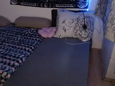 AlienforTwenty online show from January 16, 2:57 pm