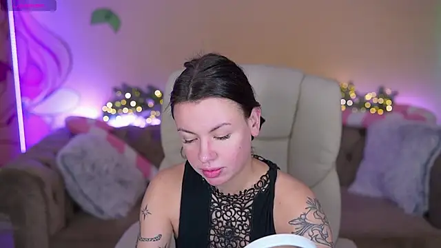 SweetyKaty online show from January 8, 7:23 am