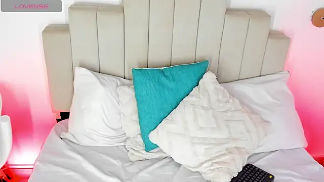 Violett Nyx online show from December 21, 6:06 am