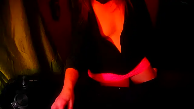 GoodGirlKelly online show from April 13, 2:57 am