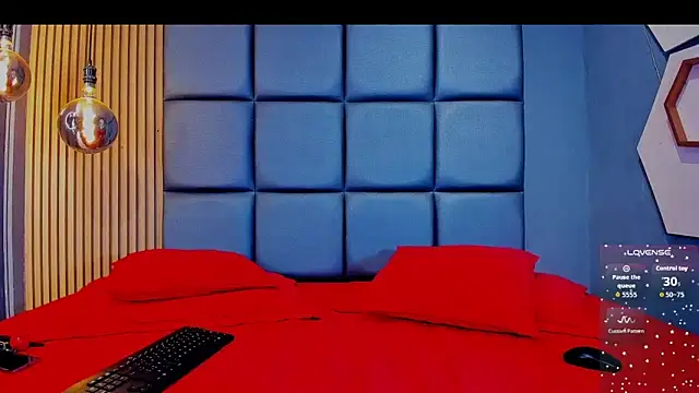 PAMELA-SMIITH online show from February 21, 12:50 pm