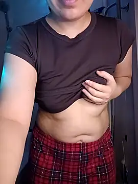 Emilyhomegirl1 online show from January 16, 2:57 pm