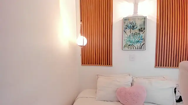 lia quinn online show from February 13, 2:57 am