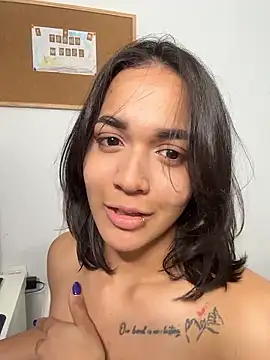 MiaMorenoo online show from January 15, 5:30 pm