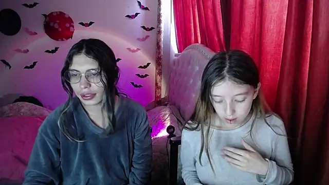 Briar y Blair online show from April 7, 3:25 pm