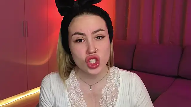 Aurelia Voss online show from March 9, 5:54 am