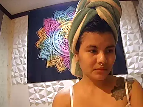 Aljycatx online show from April 16, 1:33 pm