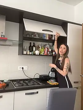 saphirafox online show from April 2, 1:41 pm